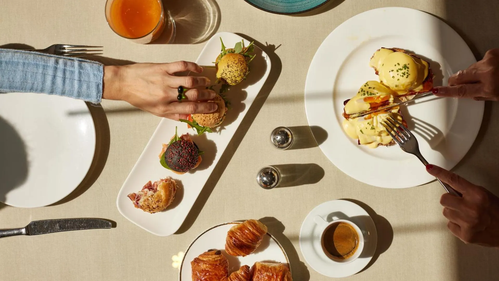 Grand Hotel Central, Small Luxury Hotels Barcelona